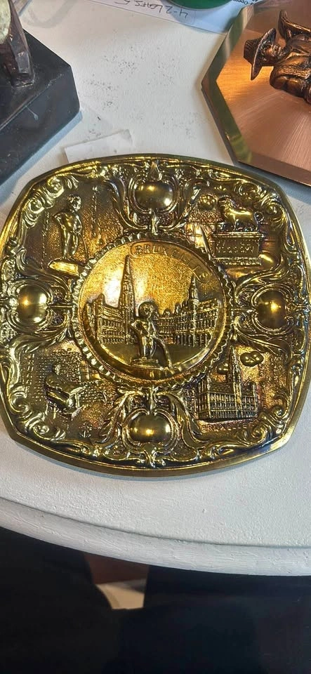 Vintage Antique 3D Art Wall Hanging Plate Brussels Monuments
