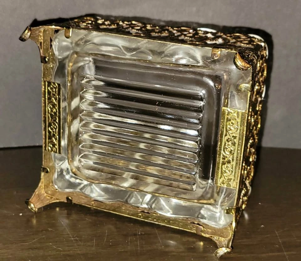 Vintage Hollywood Regency Trinket Box Gold and Glass 4.25 x 3.75 - photo 5