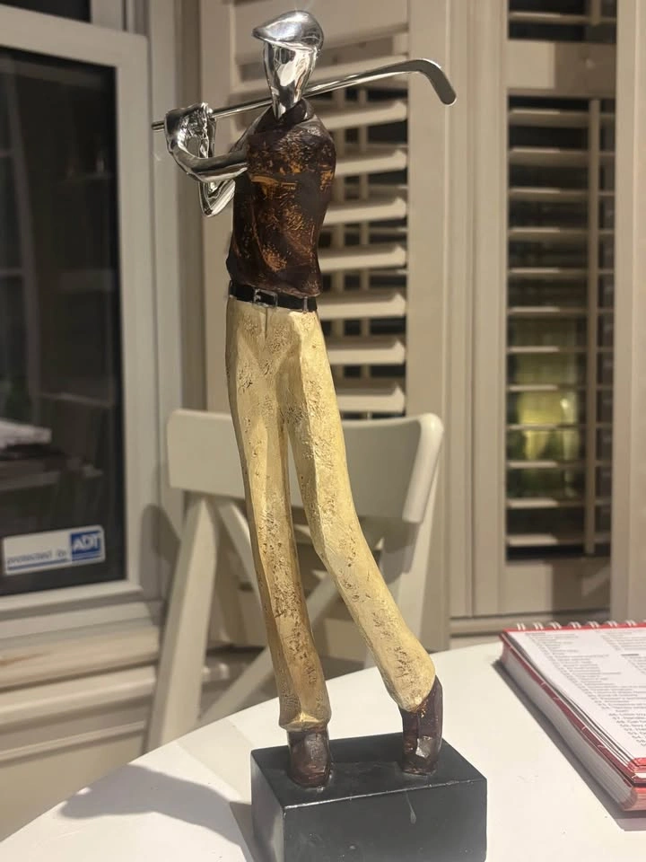 Vintage Golf Player Statue Decor - photo 3