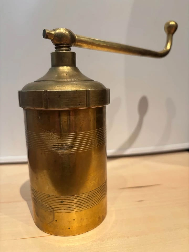 Vintage Brass Food Press - photo 5