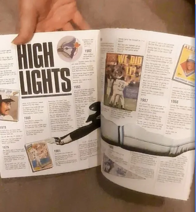 THE BLUE JAYS AT EXHIBITION STADIUM Booklet 1977 image indicator(5)