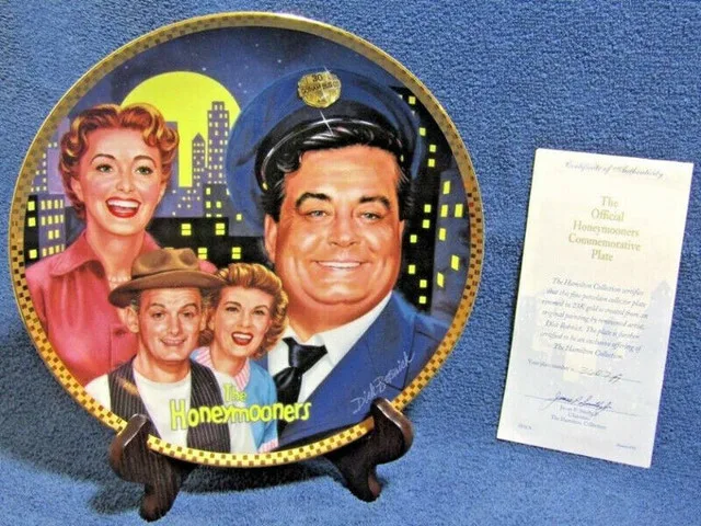 COLLECTOR PLATE - THE OFFICIAL HONEYMOONER'S PLATE thumbnail