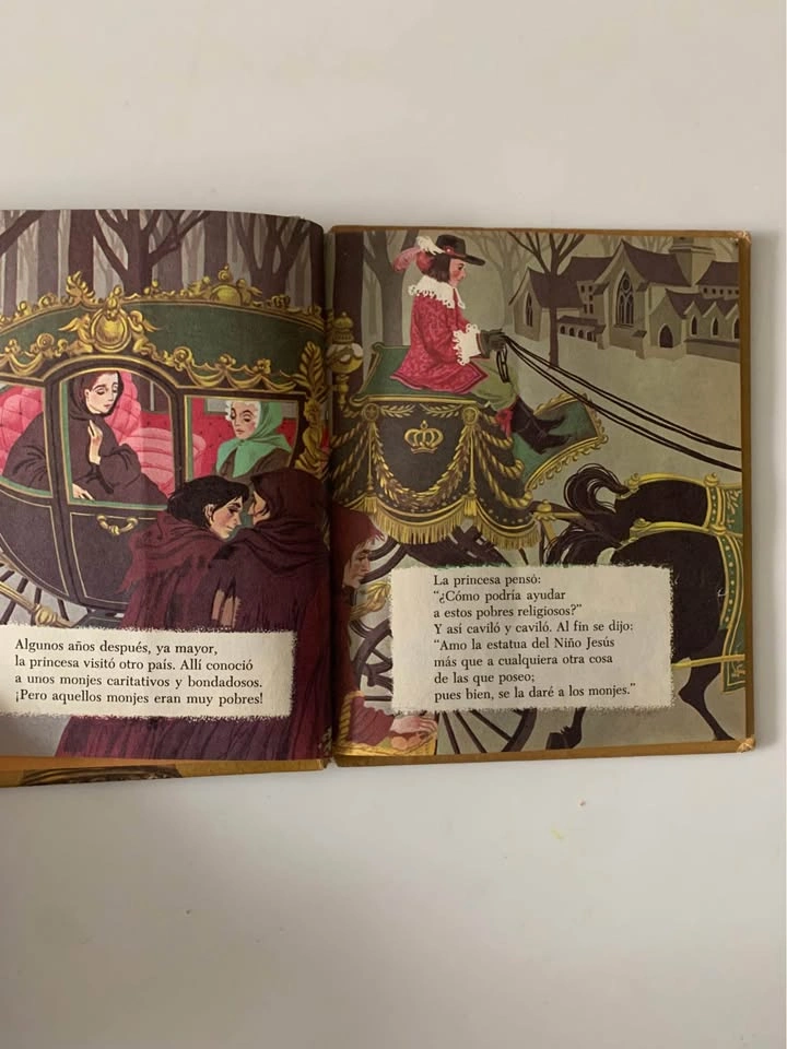 Old book El Santo nino de Praga in Spanish - photo 4