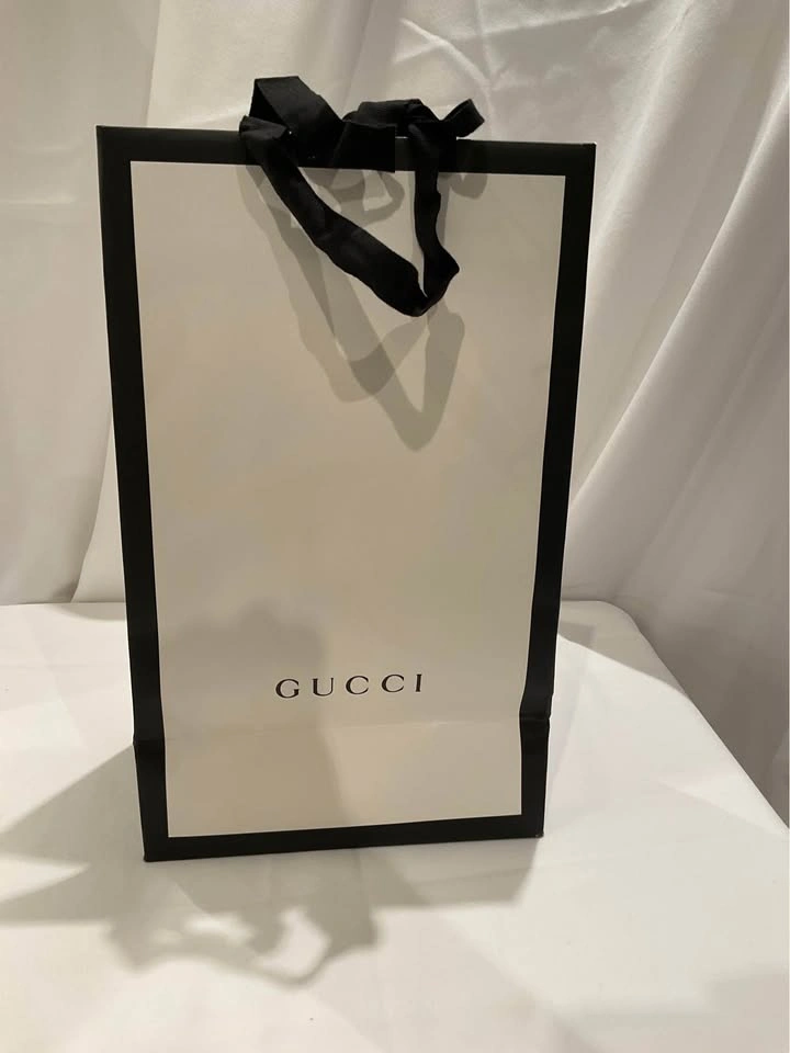 Authentic Designer Paper Gift Bag - photo 2