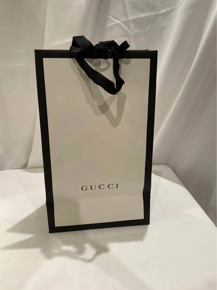 Authentic Designer Paper Gift Bag - photo 3