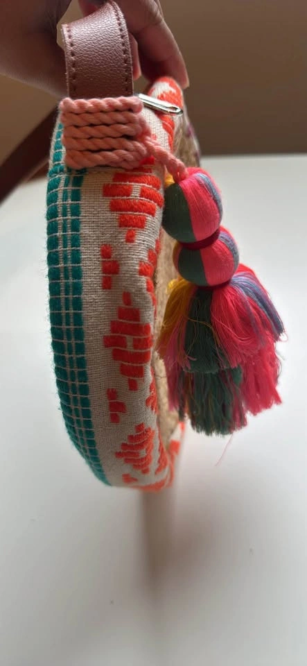 Handcrafted Circular Jute Sling Bag - photo 2