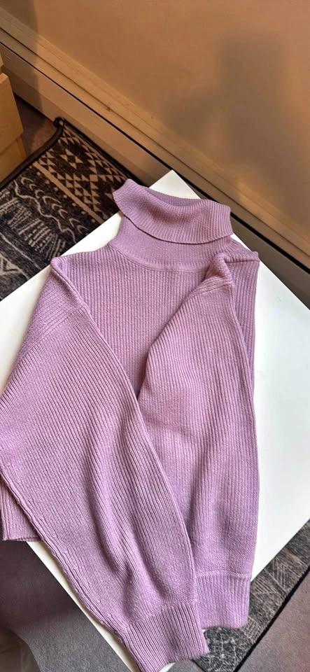 Cropped oversized Pink Jumper (Medium size sweater)