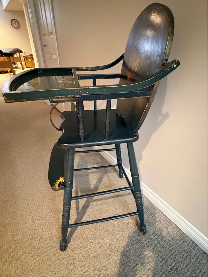 Vintage wooden high chair - photo 2