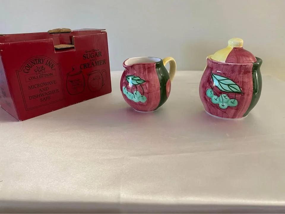 Vintage Ceramic Sugar and Cream Set image indicator(2)