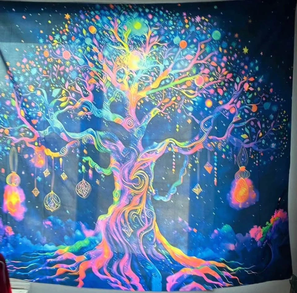 UV-Reactive Tapestry - Glows & Changes Color - photo 2