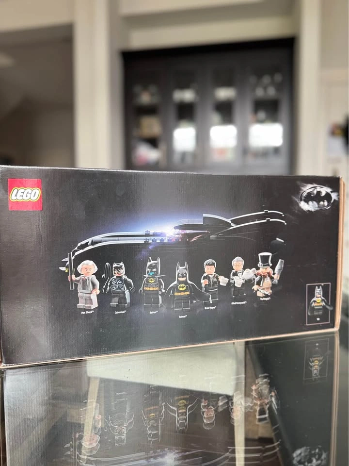 LEGO 76252 Batcave Shadow Box – Retired Collector Set – NSIB - photo 3