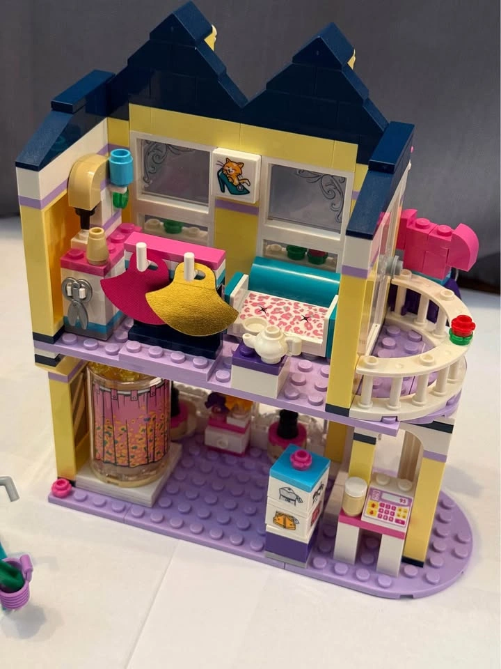 Lego Friends Emma's Fashion Shop & Mobile Vet Clinic (2 Sets) - photo 3