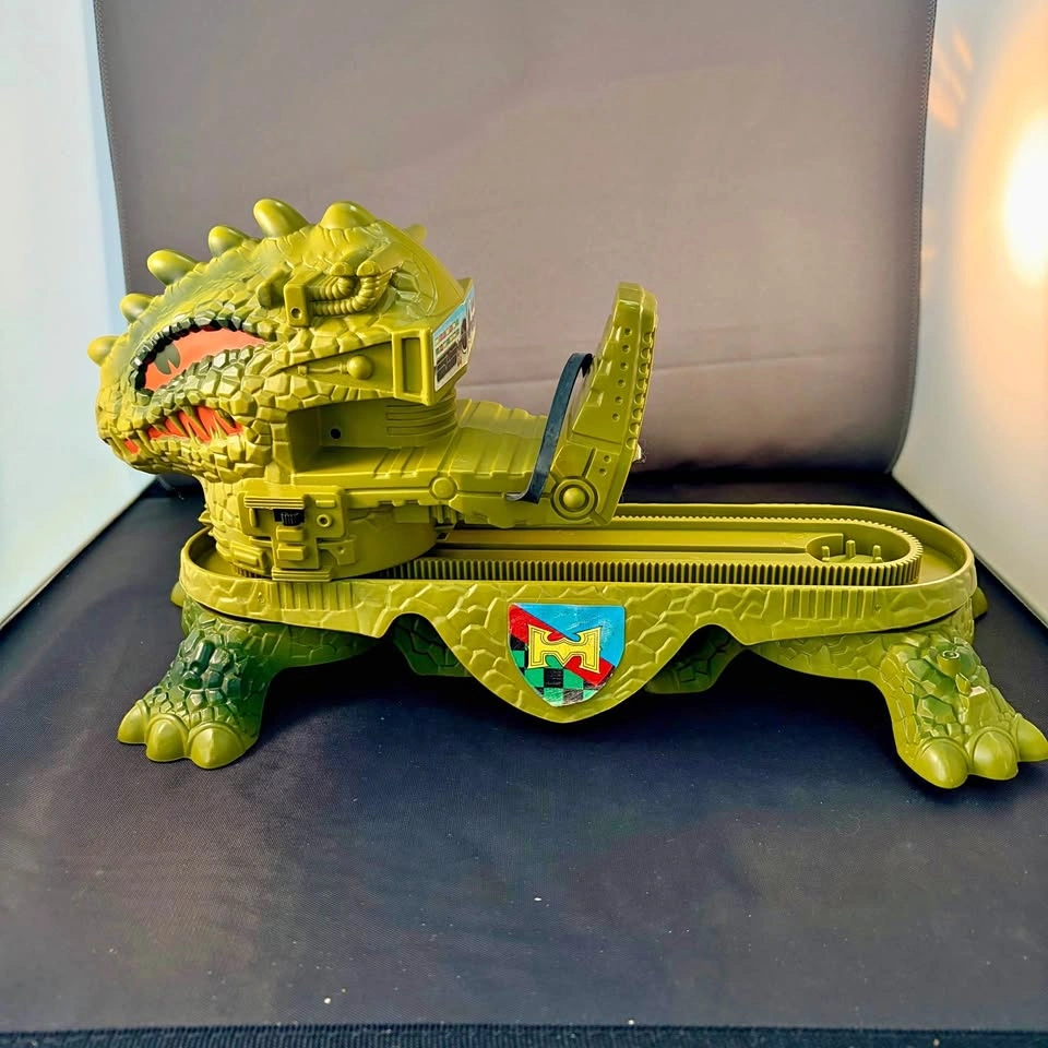Vintage 1983 MOTU Dragon Walker