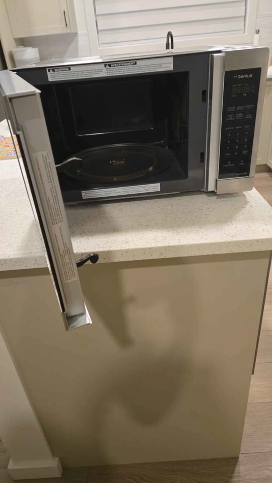Panasonic The Genius Inverter Microwave NN-SC678C - photo 2