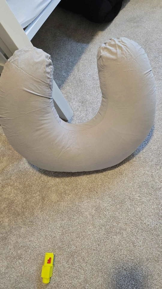 Light gray C-shape nursing pillow - photo 2