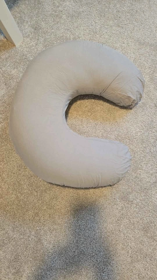 Light gray C-shape nursing pillow - photo 3