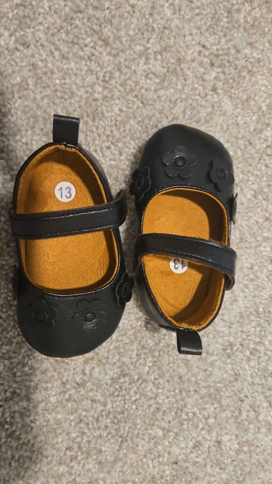 Black Floral Baby Mary Jane Shoes Size 13 - photo 2