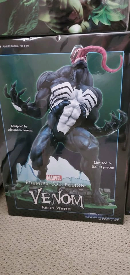 Rare! 1/6 Venom limited resin statue by Diamond Select.