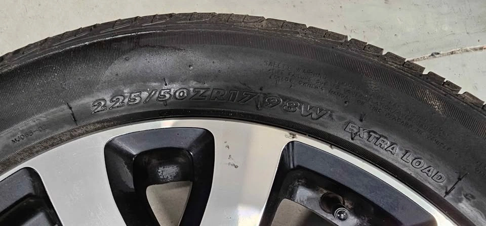 Kia Rondo oem rims with All Season Tires 225/50R17 - photo 3