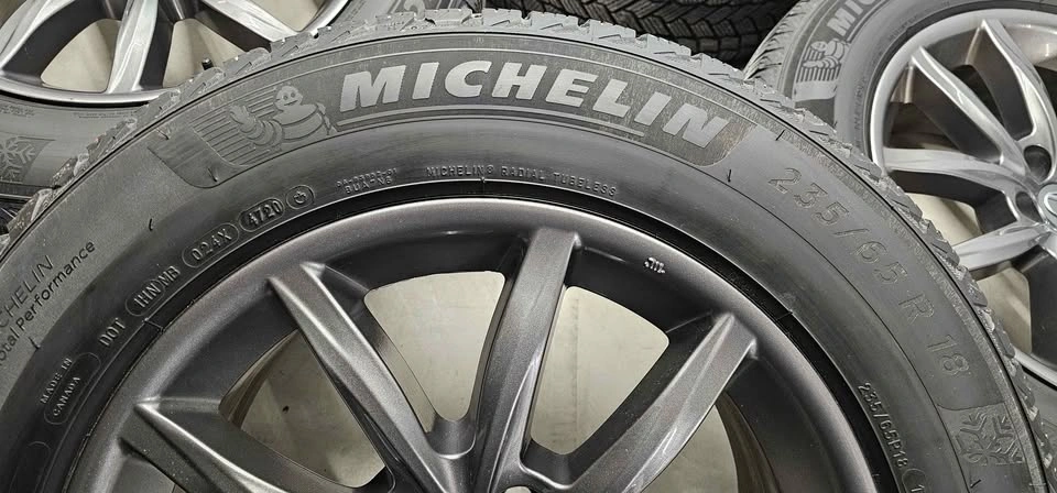 Lexus RX350 OEM Rims with Winter Tires 235/65R18 - photo 2