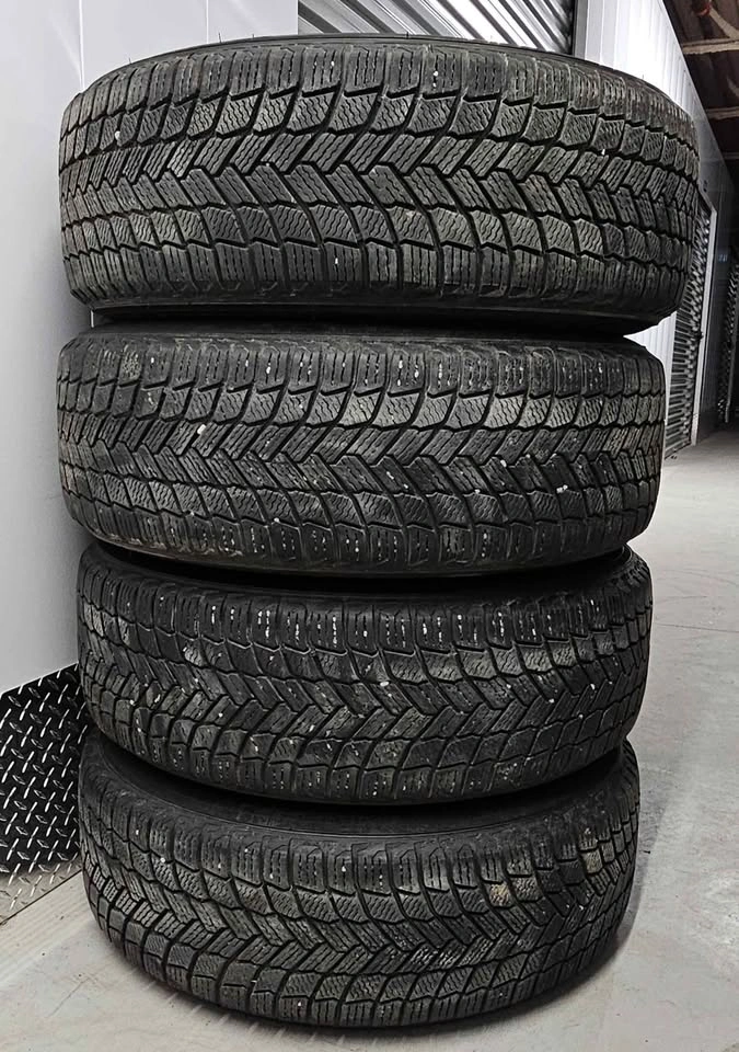 Lexus RX350 OEM Rims with Winter Tires 235/65R18 - photo 5