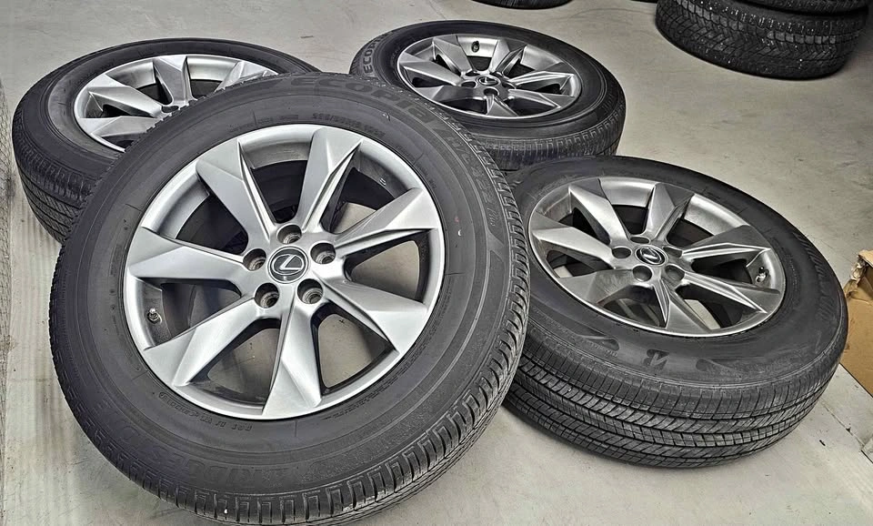 Lexus RX350 OEM Rims with All Season Tires 235/65R18