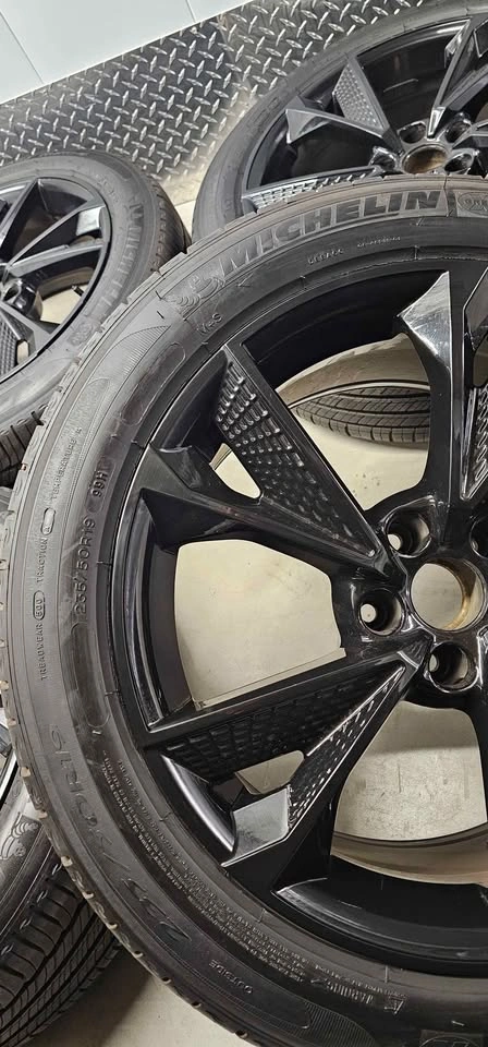 Audi Rims with Michelin All-Season Tires 235/50R19 - photo 2