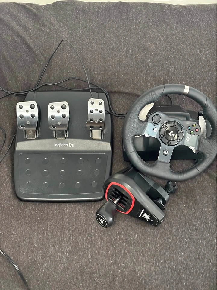 LOGITECH G920 + THRUSTMASTER TH8S