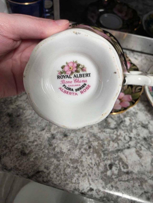 Royal Albert Teacup Saucer - photo 2