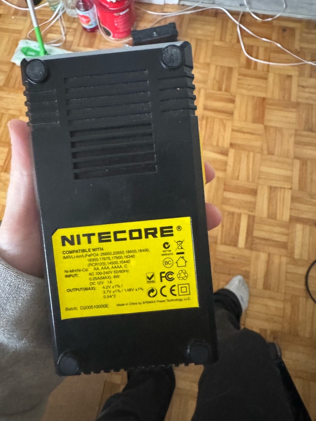Nitecore D2 EU Charger - photo 2