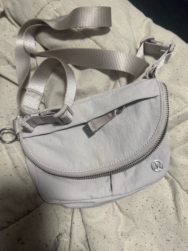 Lululemon Belt Bag - photo 4