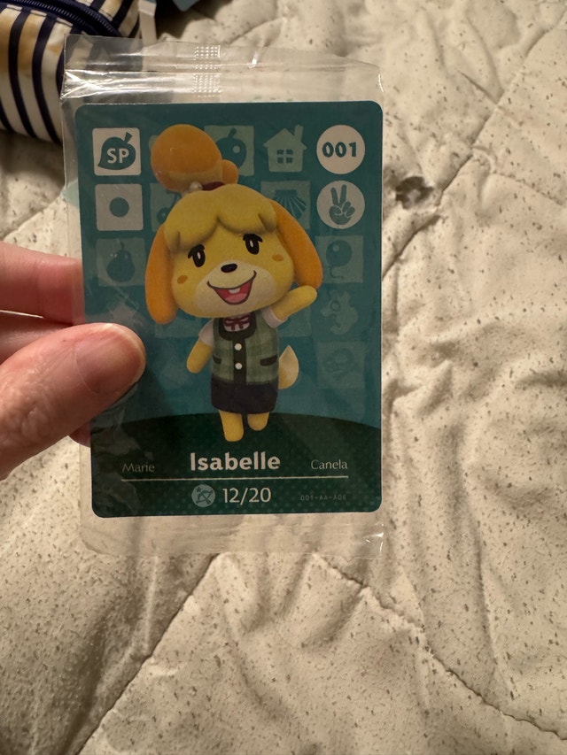 Animal Crossing Isabelle Amiibo Card