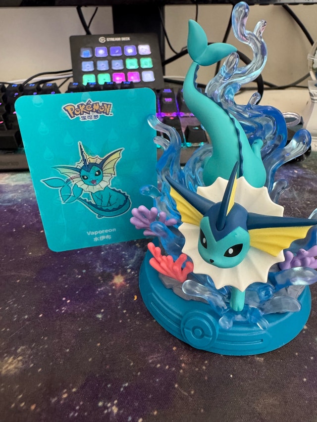 Vaporeon Figure - photo 3