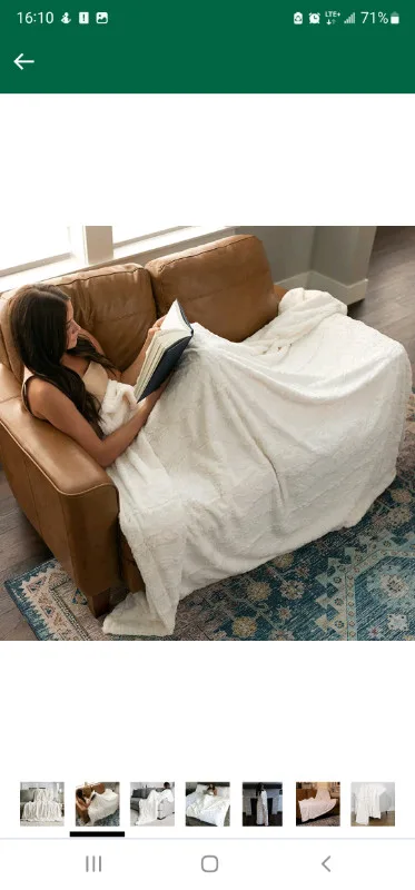 Faux Fur Throw Blanket image indicator(6)