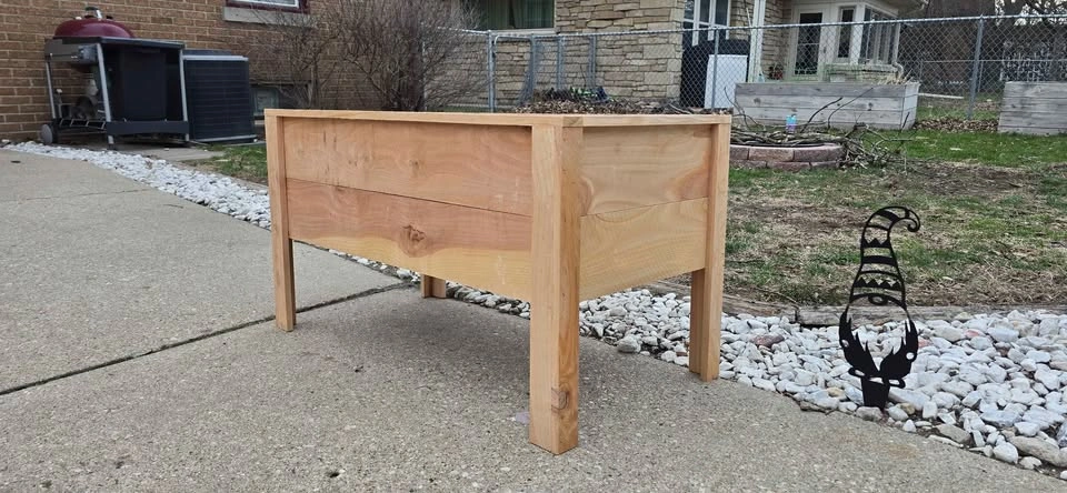Cedar Planter Handmade Locally - photo 3
