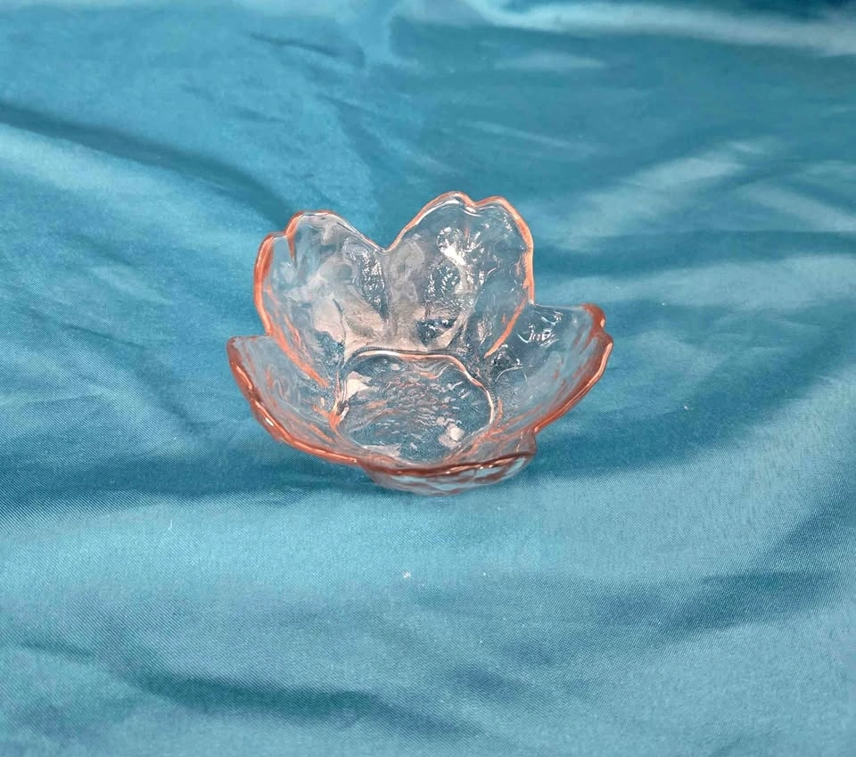 Small flower shape glass dish pink edge