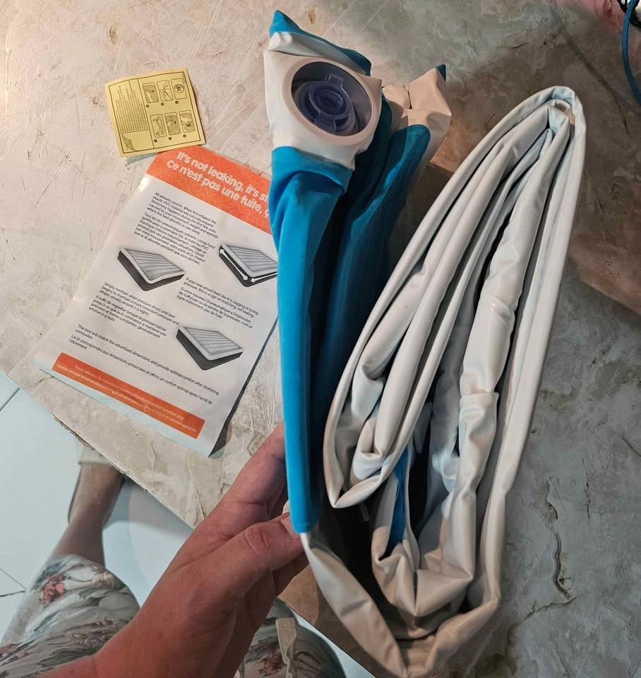 Brand new inflatable air mattress - photo 2