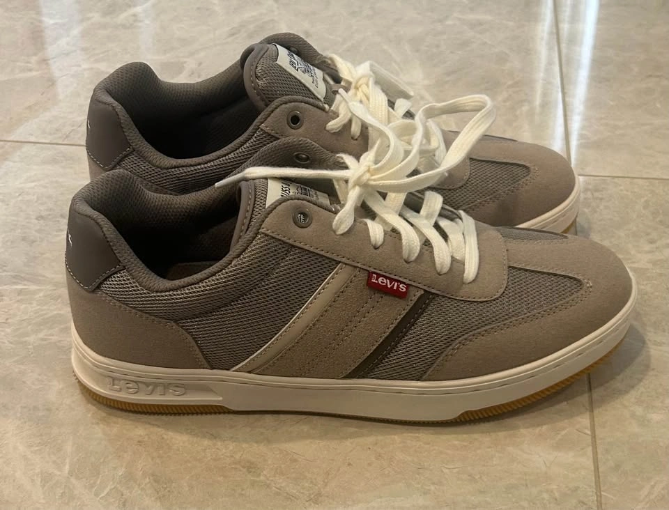 Levi's Mens Grey Sneakers Size 8, New Never Worn - photo 2