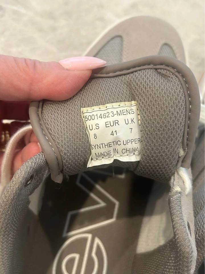 Levi's Mens Grey Sneakers Size 8, New Never Worn - photo 3
