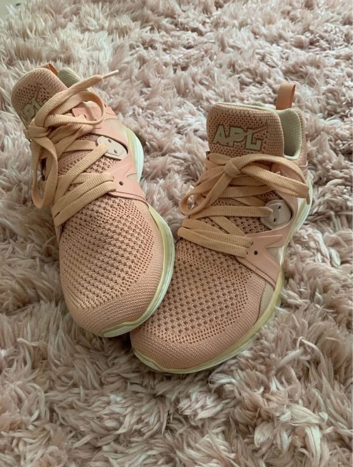 Lululemon Ascend Runners SZ 8.5