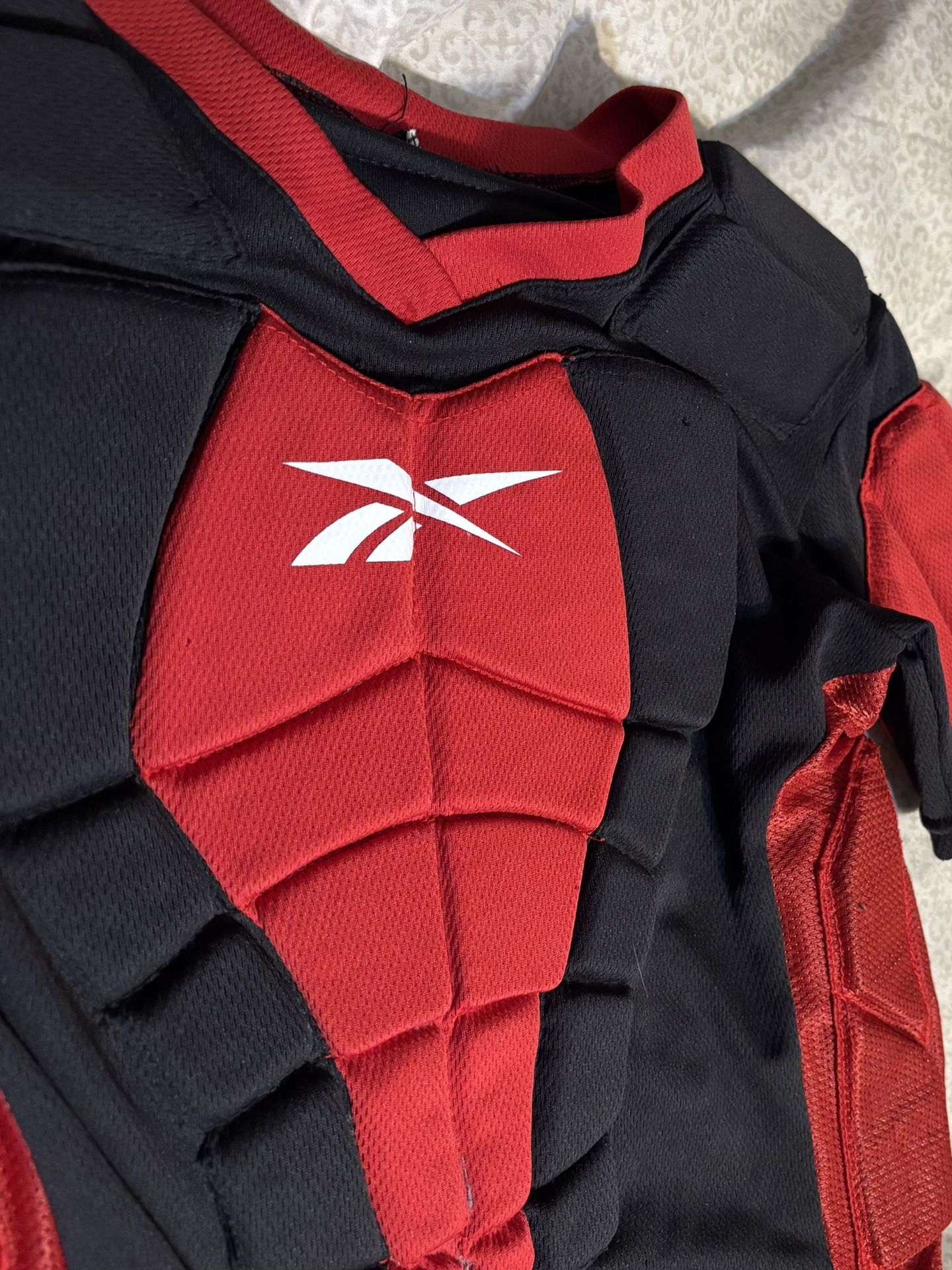 Reebok Padded Protective Shirt - M