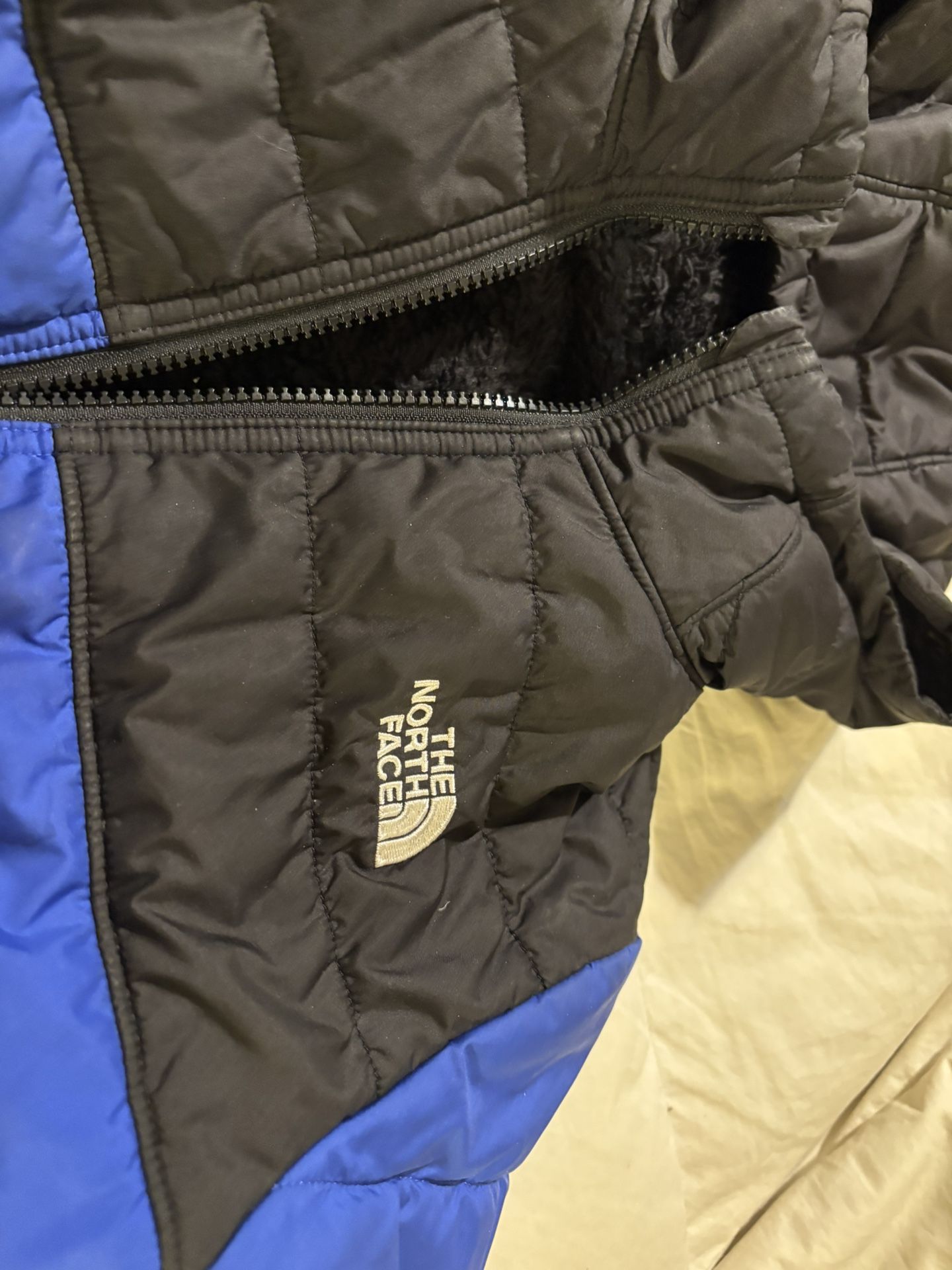 North Face Reversible Jacket Sz 10/12 - photo 5