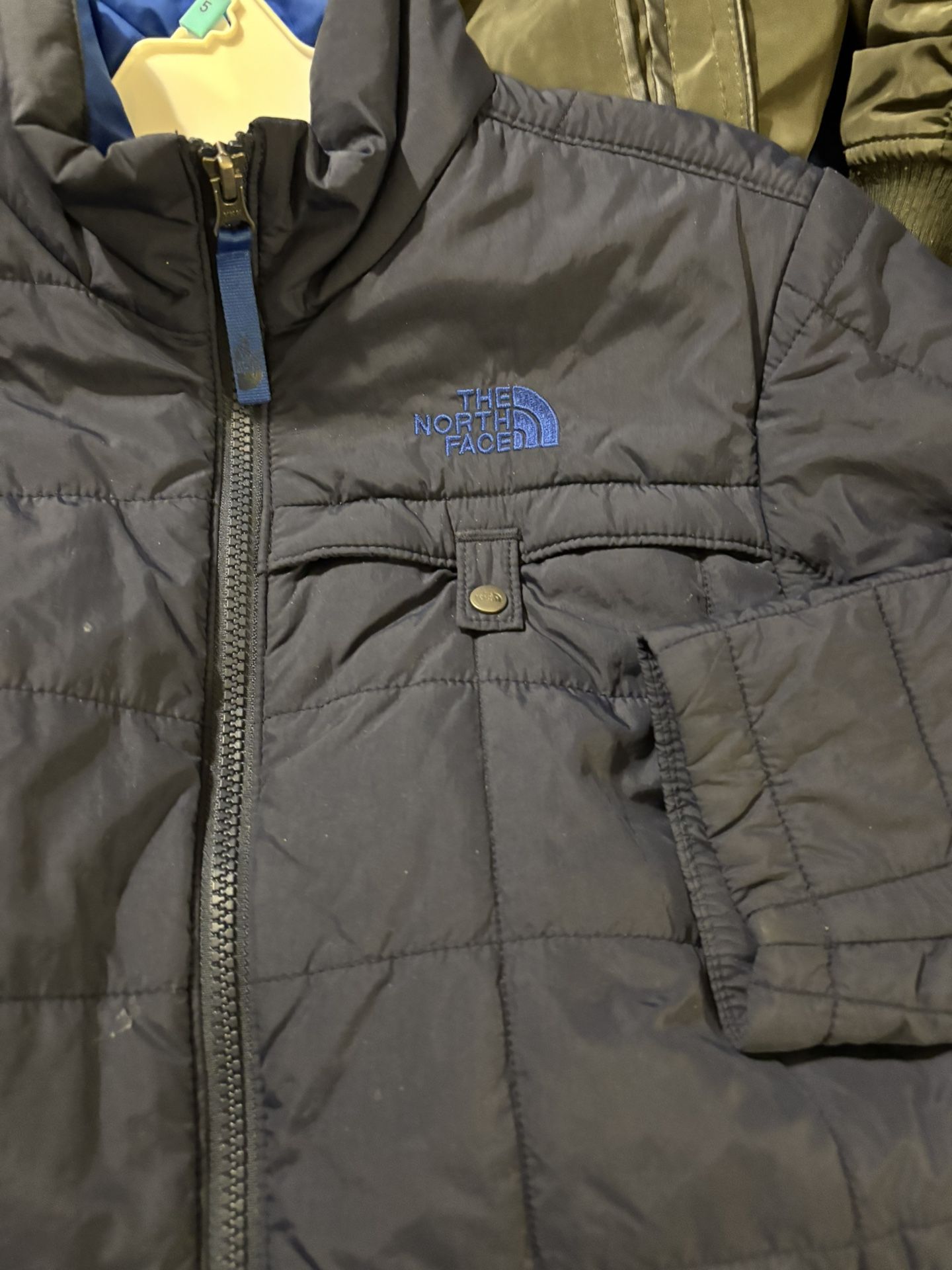 Dark Blue North Face Jacket. Size 10/12 - photo 3