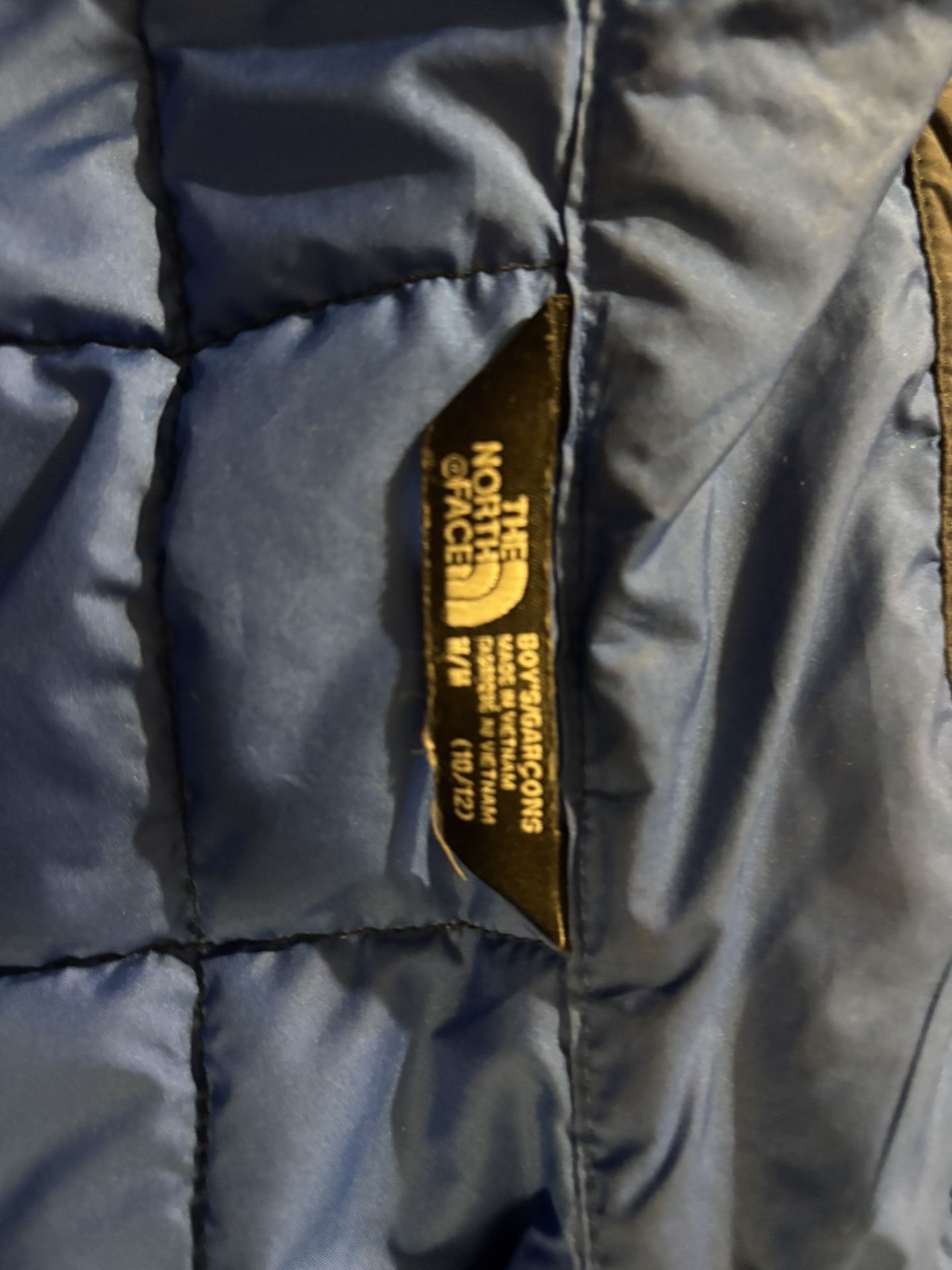 Dark Blue North Face Jacket. Size 10/12 - photo 4
