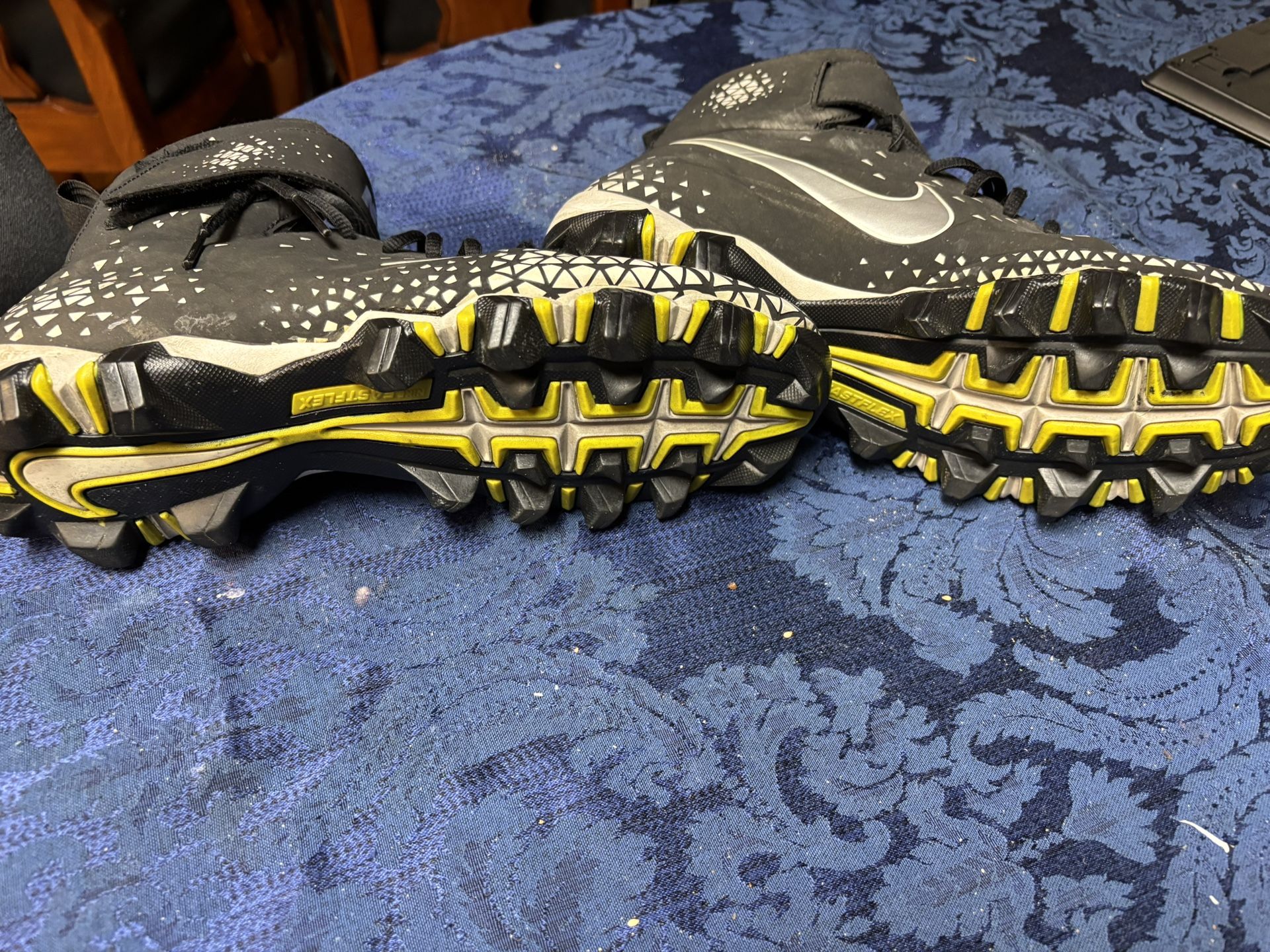 Nike Savage Football Cleats Size 10.5 - photo 3