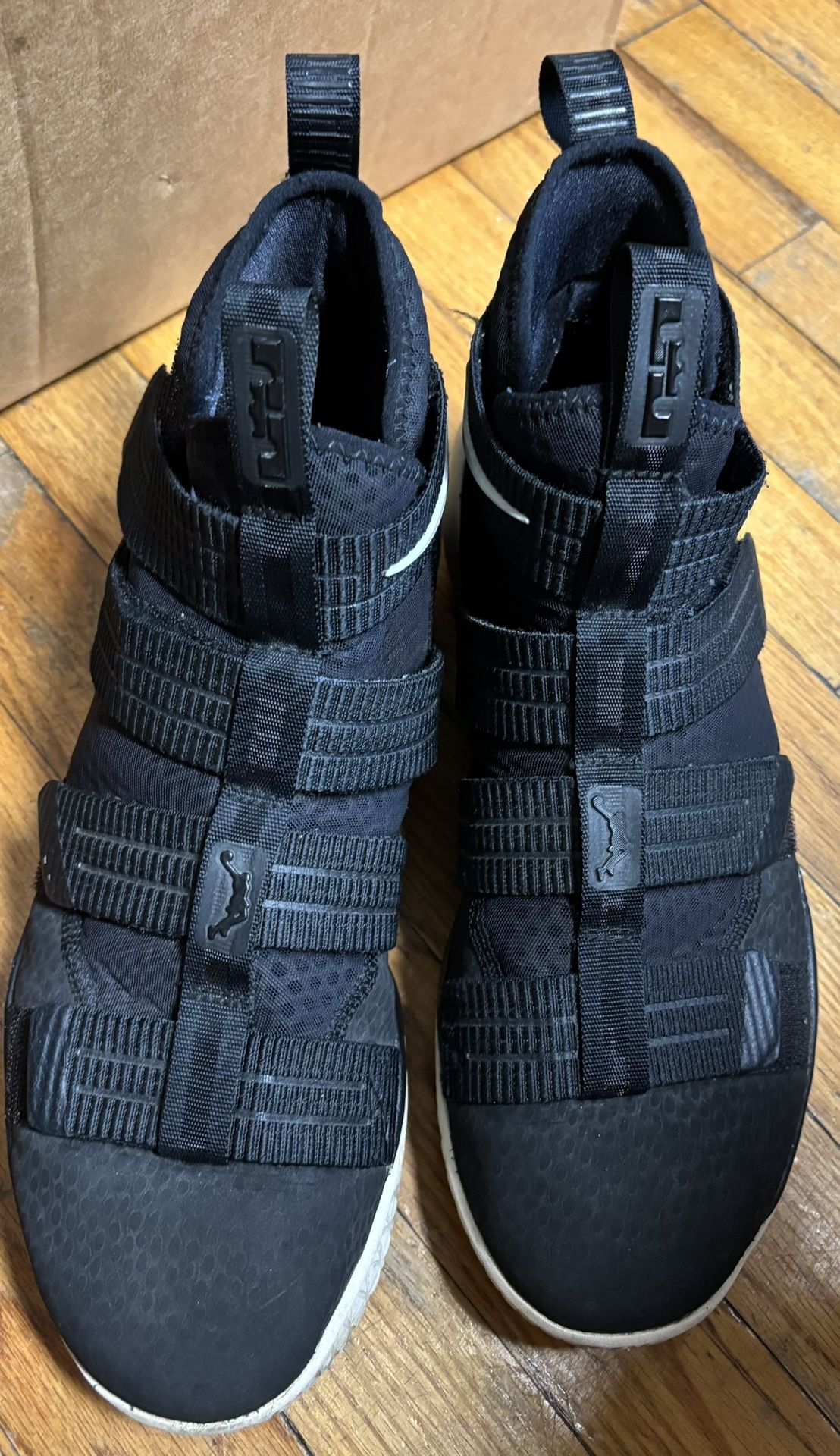 Nike LeBron Soldier 11 Black Sail Blue/white Sz12