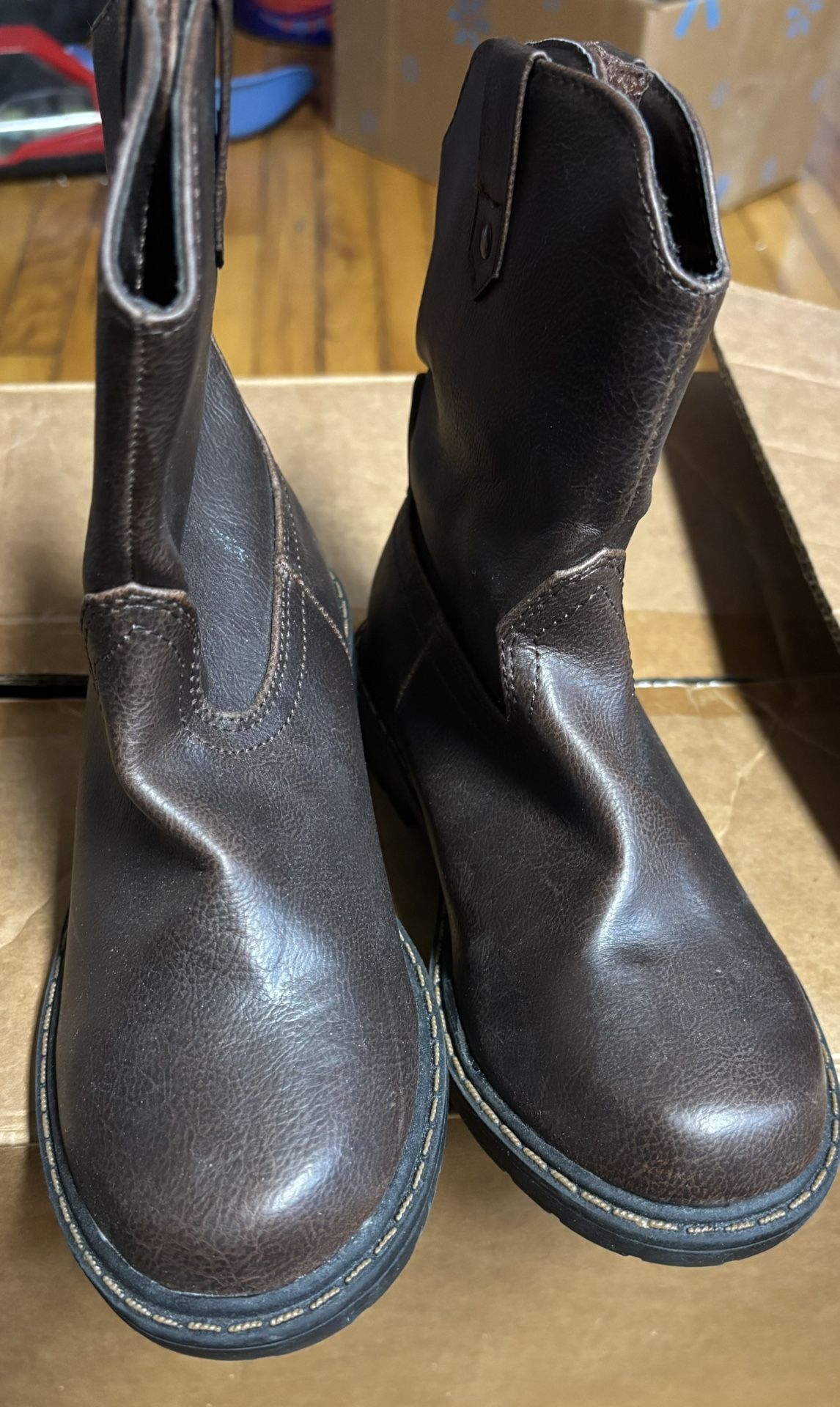 Children’s Boots Size 1 Y - photo 2