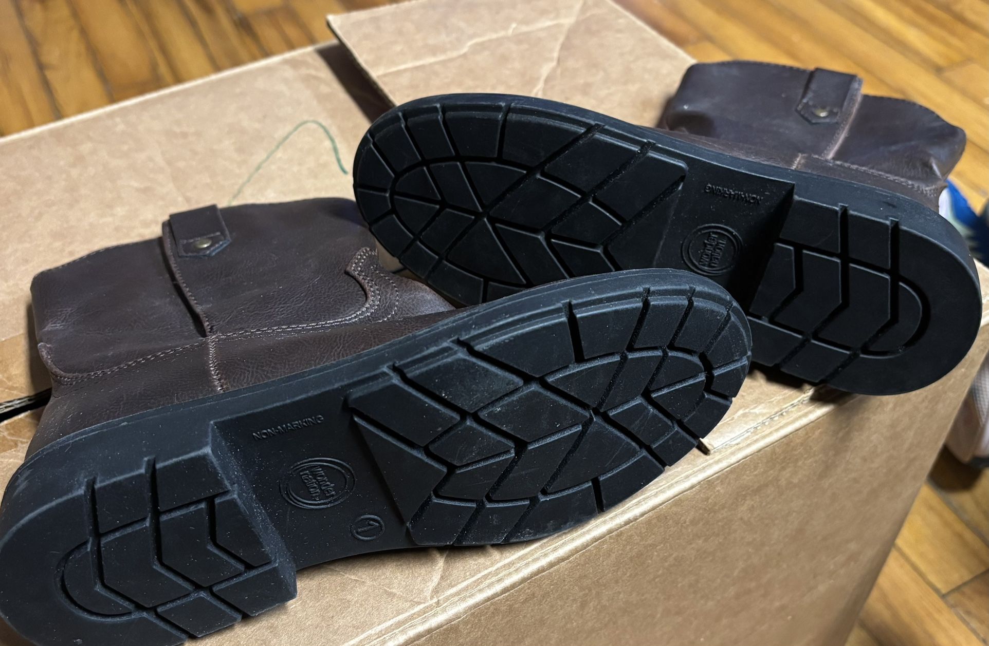 Children’s Boots Size 1 Y - photo 3
