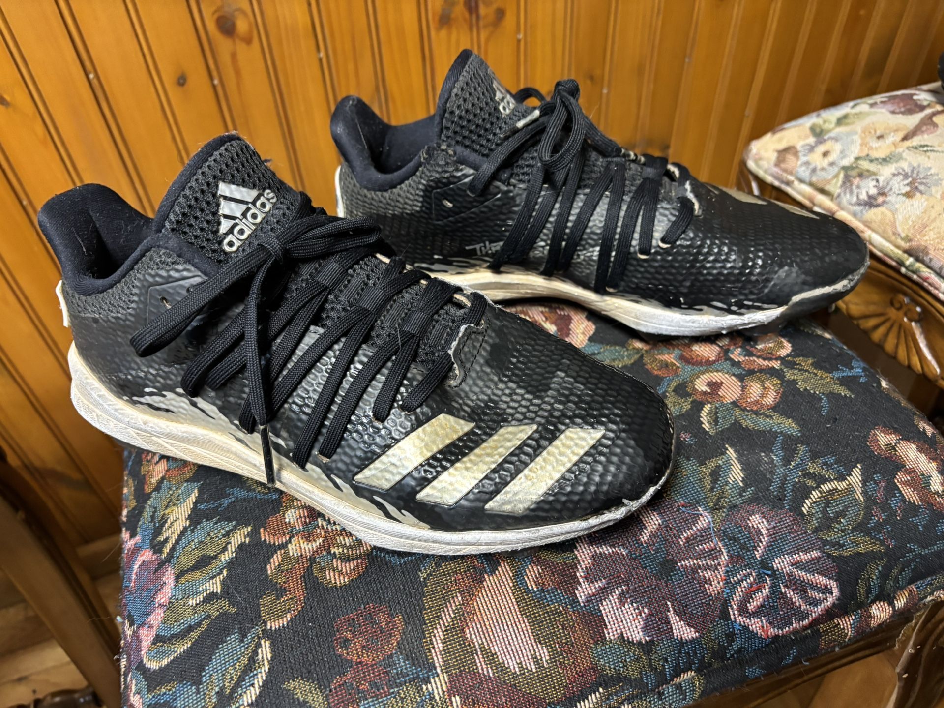 Adidas Football Cleats Size 6 1/2 - photo 2