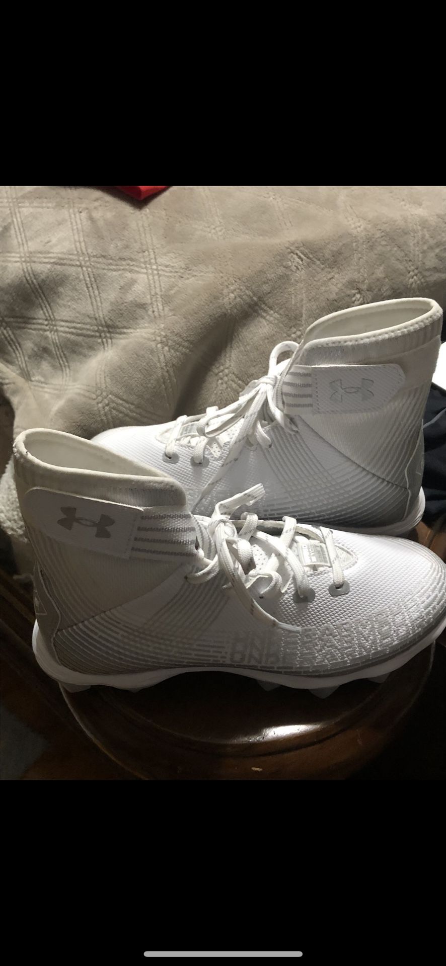 Under Armour Football Cleats - Youth Size 5